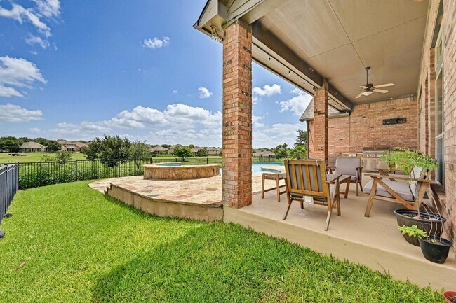 Building Photo - 4303 Woodledge Pl