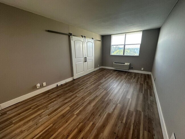Building Photo - 1 Bed / 1 Bath Condo in Goral Springs, Ava...