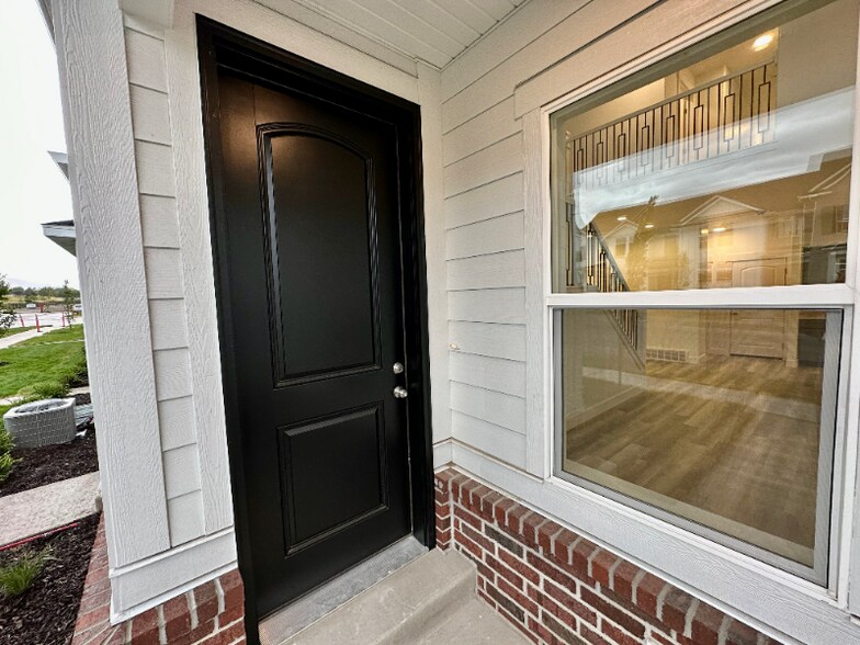 Building Photo - 4558 W Watchmen Wy