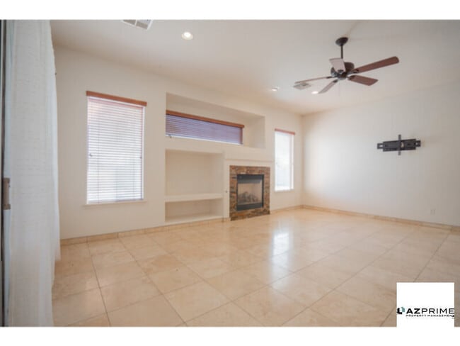 Building Photo - Stylish 4/2.5 Goodyear Home with Solar &am...