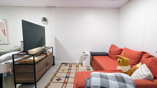 Building Photo - 1030 Casa Dr