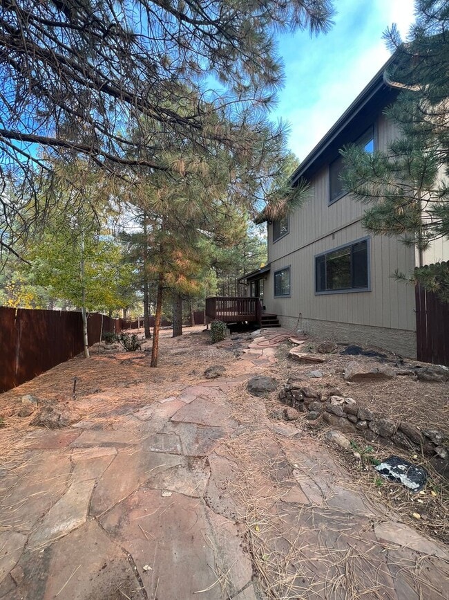 Building Photo - Ponderosa Trails - 4 bedroom house $3,975