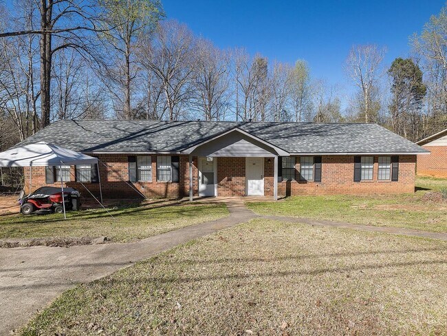 Building Photo - 151 Massey Ln