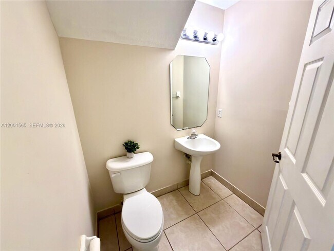 Building Photo - 14110 SW 51st Ct