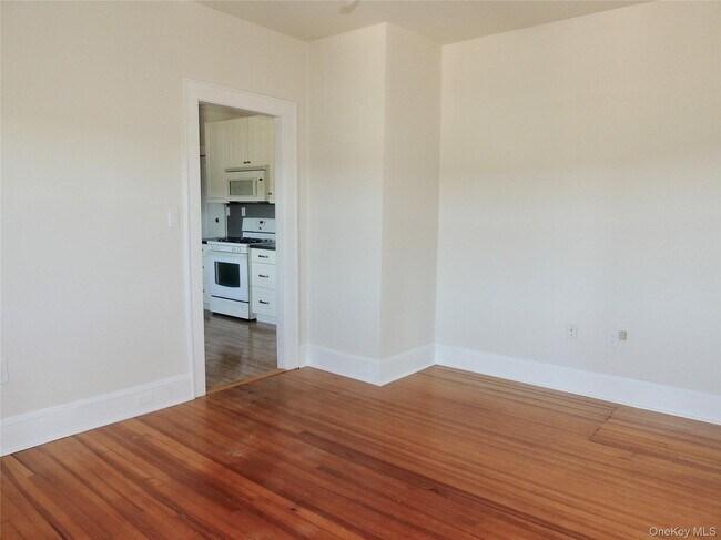 Building Photo - 15 William St