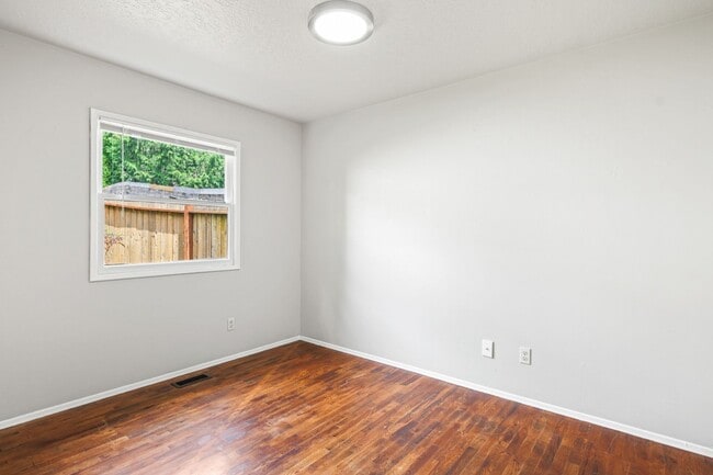 Building Photo - 9725 N Edison St