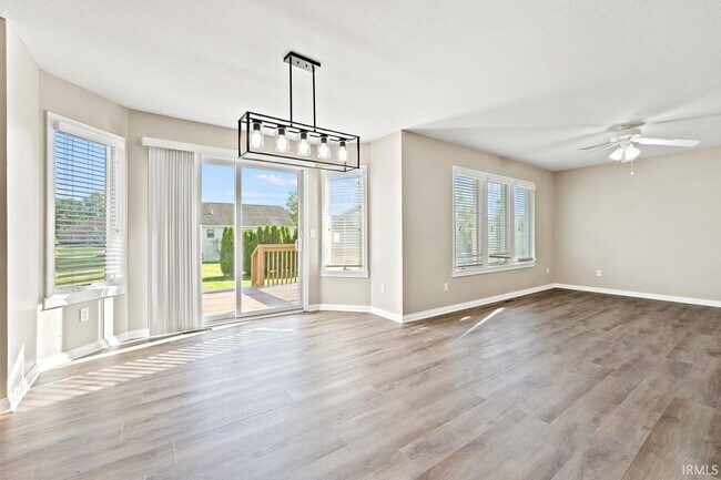 Building Photo - 1128 Amastar Cove