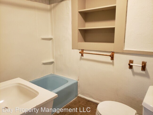 Building Photo - 1300 W Prospect Ave