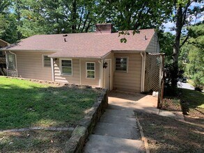 Building Photo - One Story House off Fort Avenue