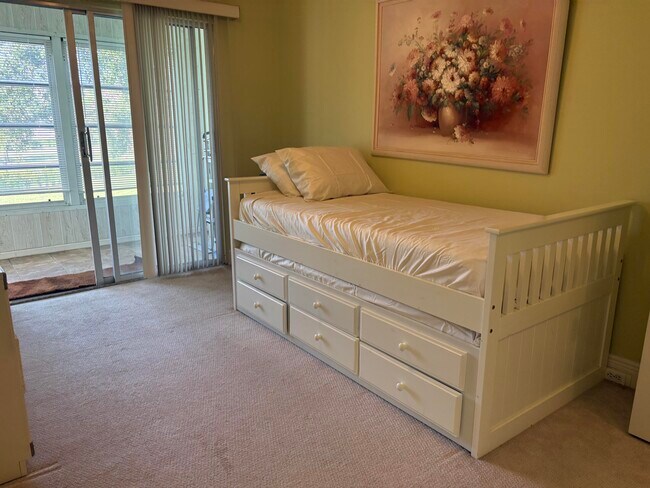 Building Photo - 154 Preston Way