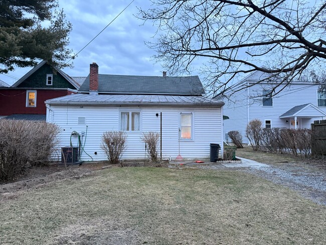 Building Photo - 316 S Broad St