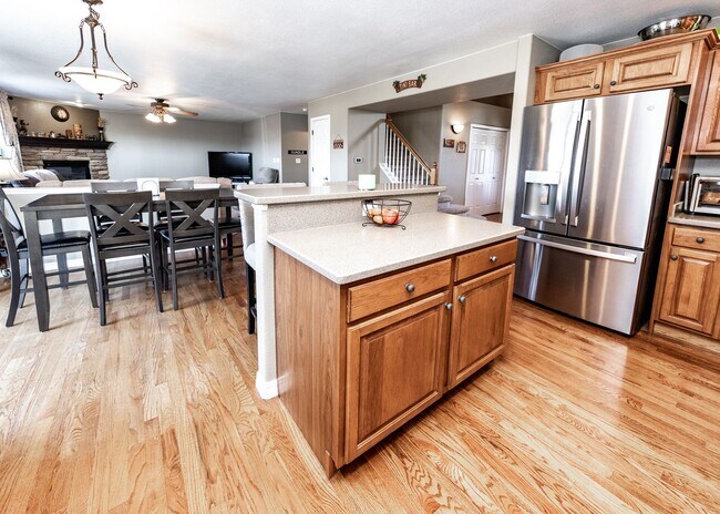 Building Photo - Fabulous 6 bedroom + office D20 Home with ...