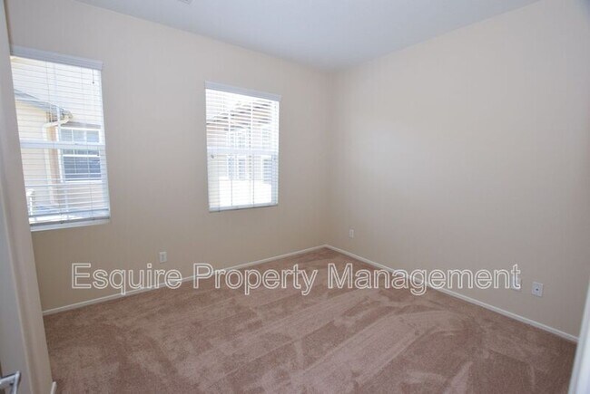 Building Photo - 363 Feather River Pl