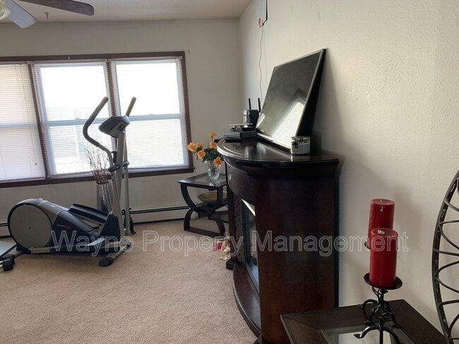 Building Photo - 1215 2nd St