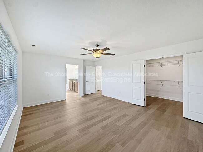 Building Photo - 1724 Bennett Vlg Dr