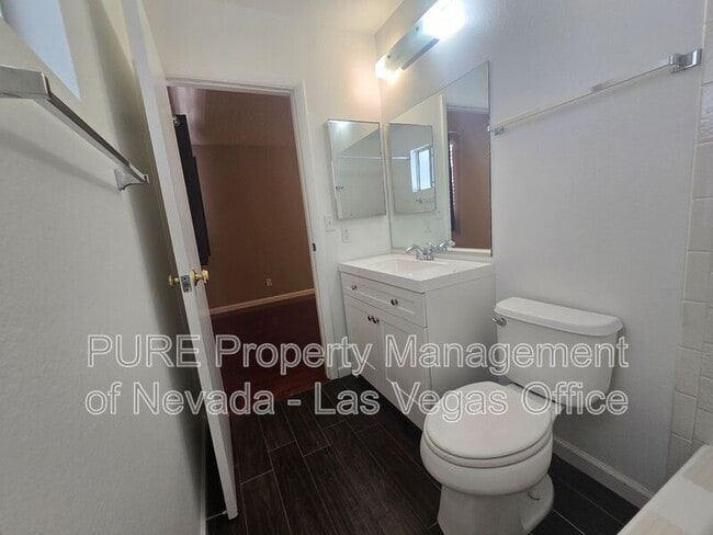 Building Photo - 4270 Rollingstone Dr