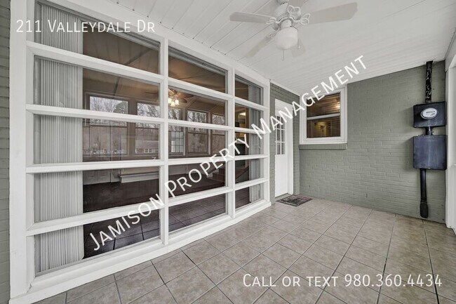 Building Photo - 211 Valleydale Dr