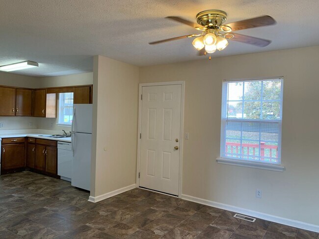 Building Photo - Adorable 3 Bedroom Home with Large Yard!...