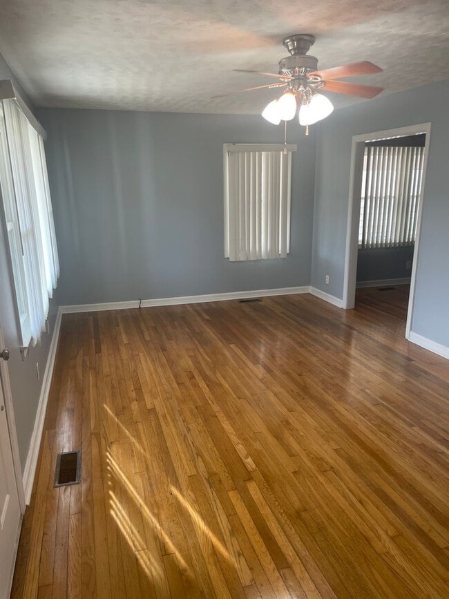 Building Photo - House for rent