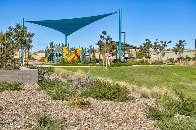 Building Photo - 17032 W El Caminito Dr