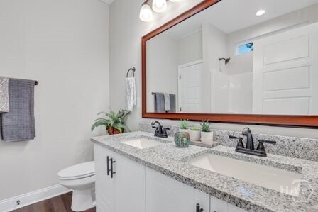 Building Photo - 8 Donny Cir