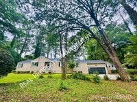 Building Photo - 4124 E Buchanan Dr
