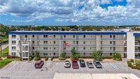 Building Photo - 6220 Augusta Dr