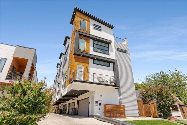 Building Photo - 4223 Delano Pl