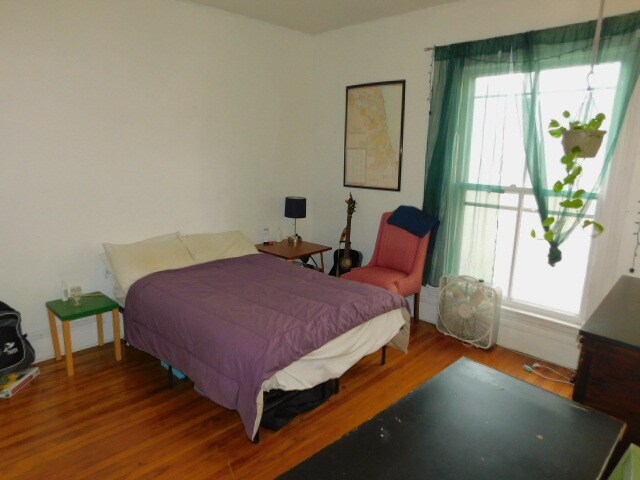 Building Photo - 2317 Harriet Avenue