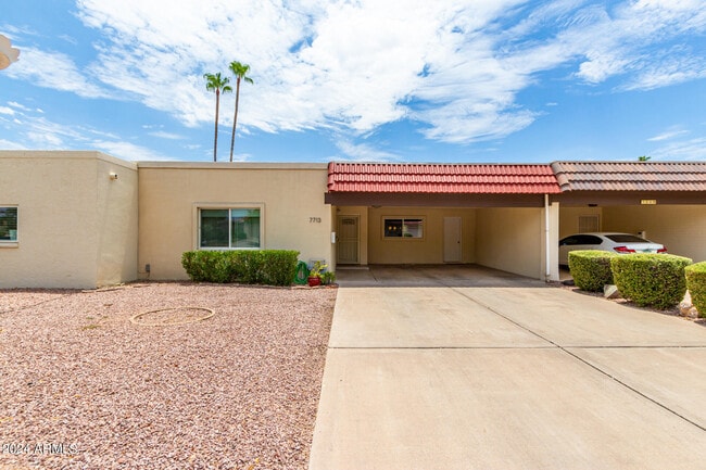 Building Photo - 7713 E Vista Dr