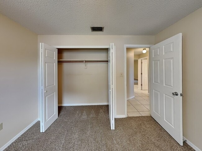 Building Photo - 32718 Blossom Ln