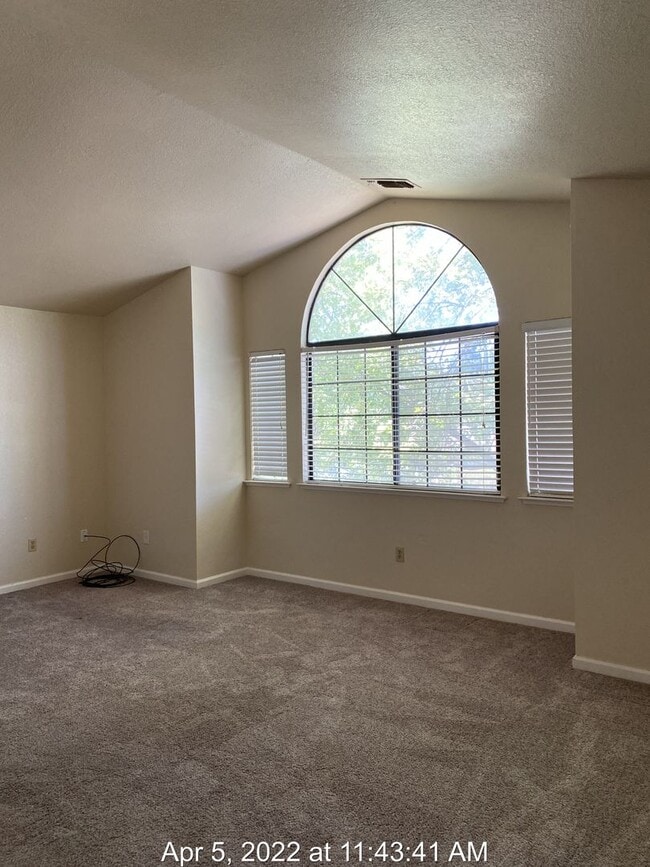 Building Photo - Large Corner Lot