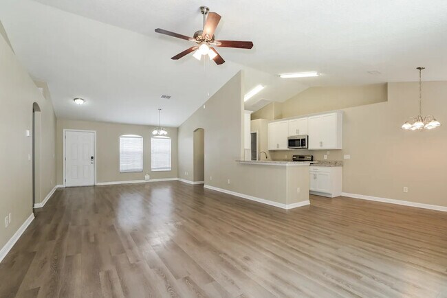 Building Photo - 540 Oak Creek Dr