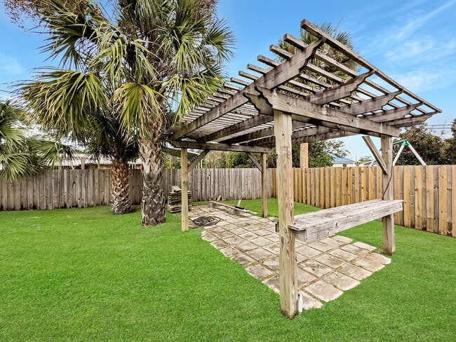 Building Photo - 103 Mimosa Ave