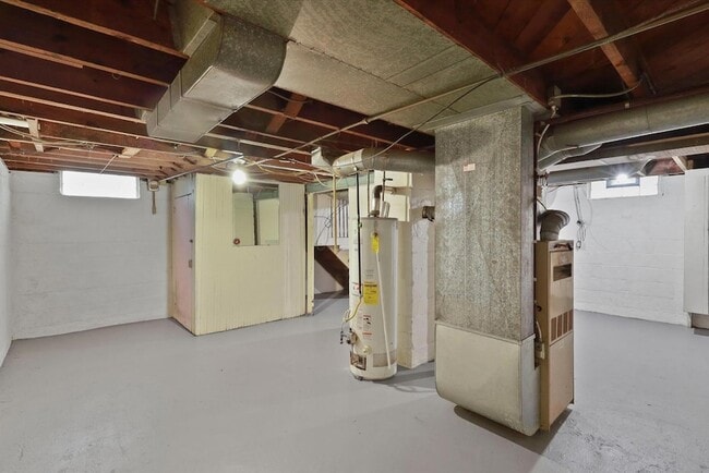 Building Photo - 446 W Capistrano Ave