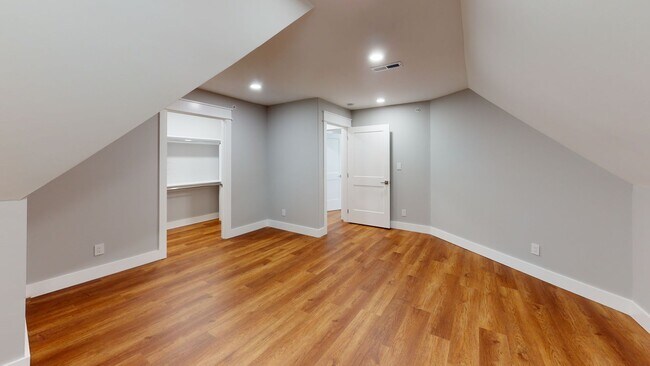 Building Photo - 1533 Forest Ave