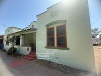 Building Photo - N. Miranda 319-321