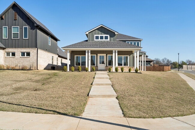 Building Photo - Fully Furnished 4 Bedroom + Bonus Room