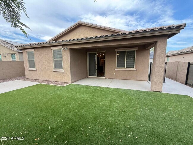 Building Photo - 21217 W Granada Rd