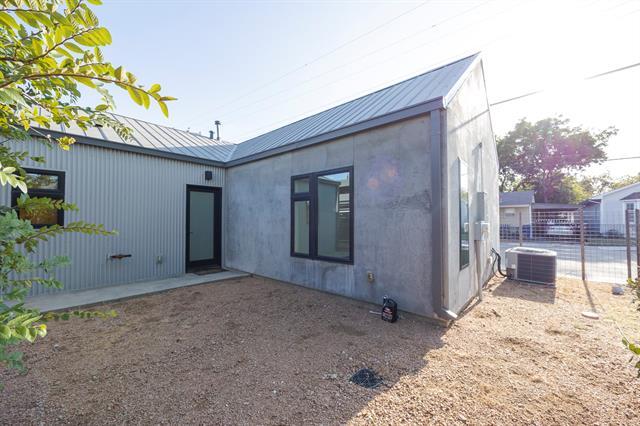 Building Photo - 1021 Nomas St