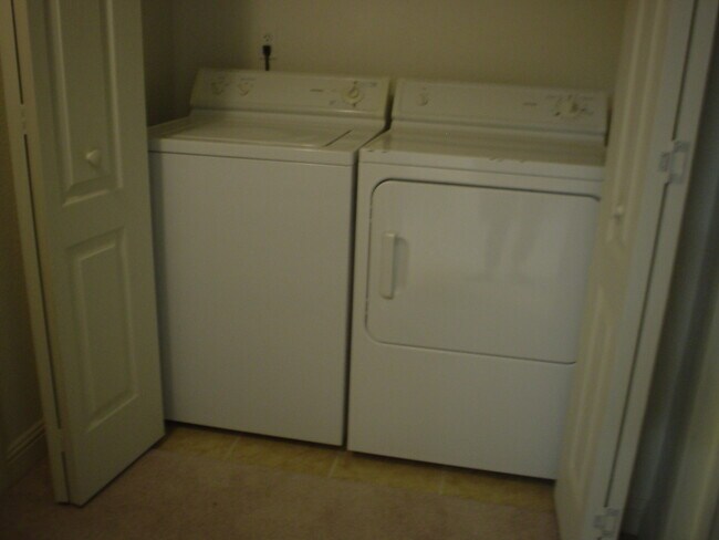 Building Photo - 5055 W Hacienda Ave