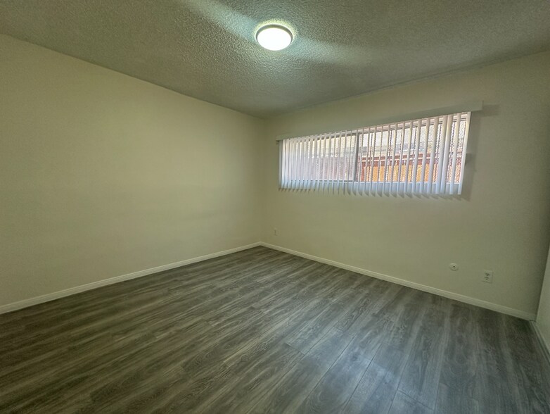 Building Photo - 906 N Beaudry Ave