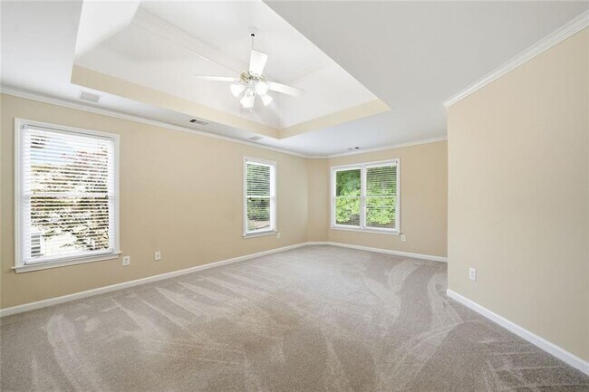 Building Photo - 2058 Woodside Park Dr