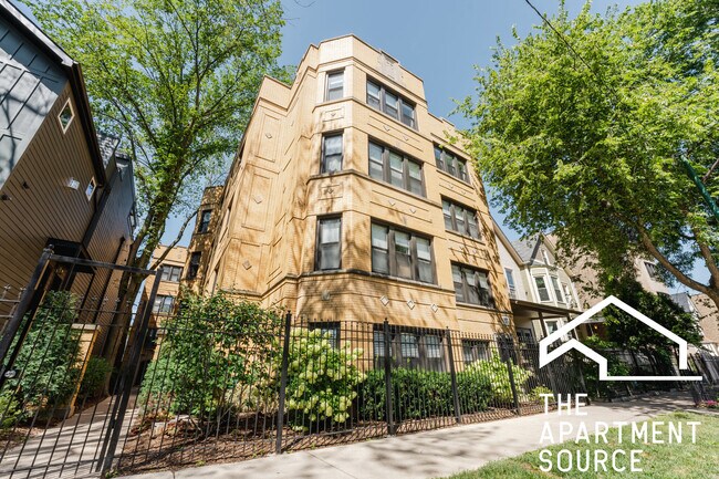 Building Photo - 2228 N Sawyer Ave