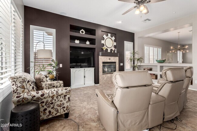 Building Photo - 2735 W Plum Hollow Dr