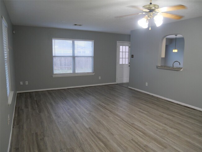 Building Photo - 11931 Panay Village Cir