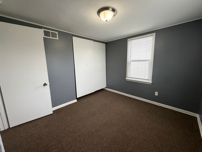 Building Photo - 535 15th Ave