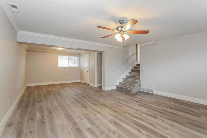 Building Photo - 5166 Cobble Cir