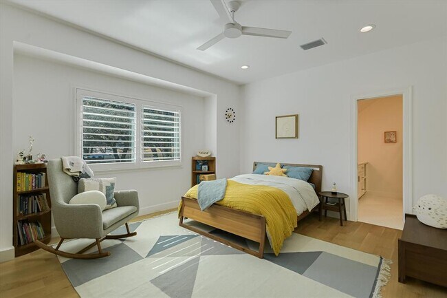 Building Photo - 5101 Cuesta Verde