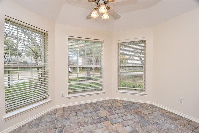 Building Photo - 12335 Shadowvista Dr